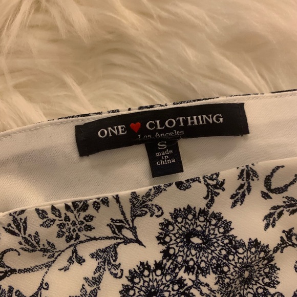 Navy Blue & White Romper - Picture 3 of 4